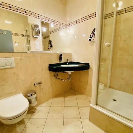 Doppelzimmer Humidor, Direkt Am Alten Strom Holiday home Rostock